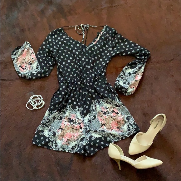 Romper - Picture 2 of 4